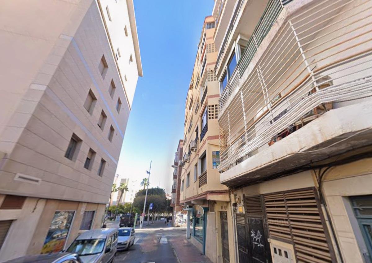 4239814-59b5638e PISO EN ZONA DE PLAZA DE TOROS, ALMERÍA