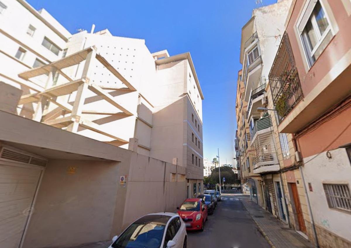 4239814-5e8ec58f PISO EN ZONA DE PLAZA DE TOROS, ALMERÍA
