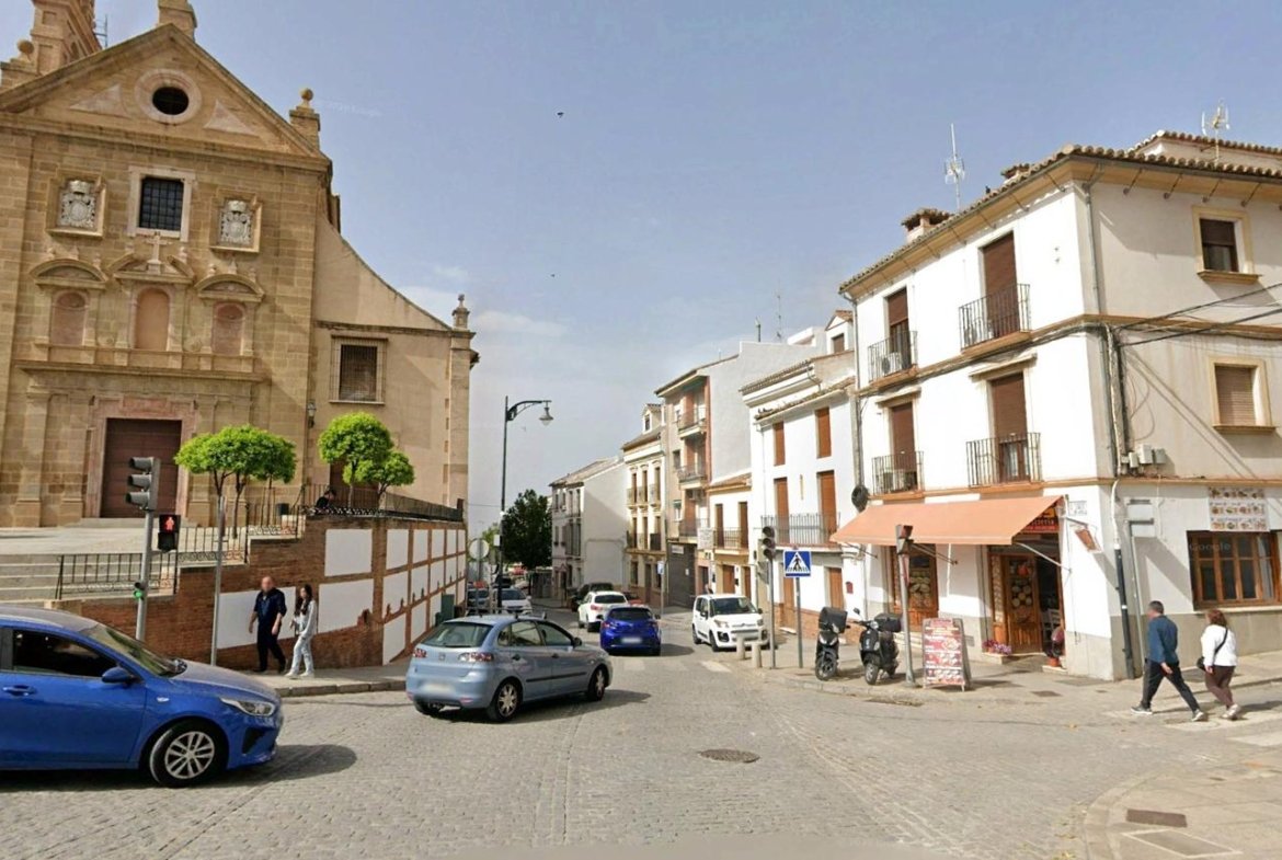 CASA ADOSADA EN ANTEQUERA, MÁLAGA