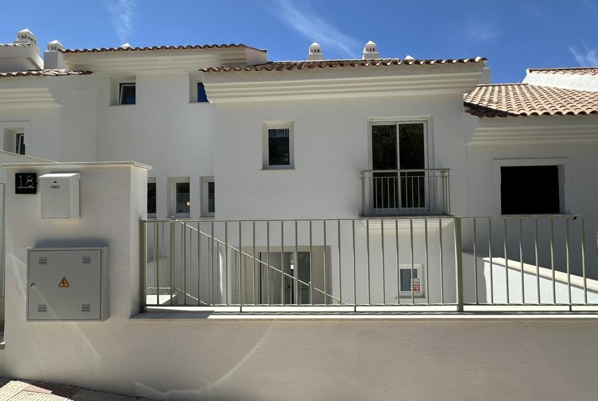 CHALET ADOSADO EN TORREQUEBRADA, BENALMÁDENA
