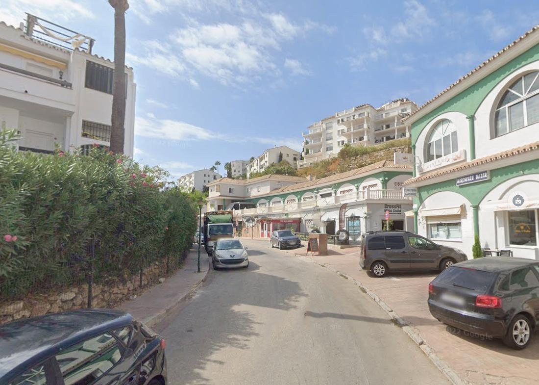 LOCAL COMERCIAL EN RIVIERA DEL SOL, LAS LAGUNAS DE MIJAS
