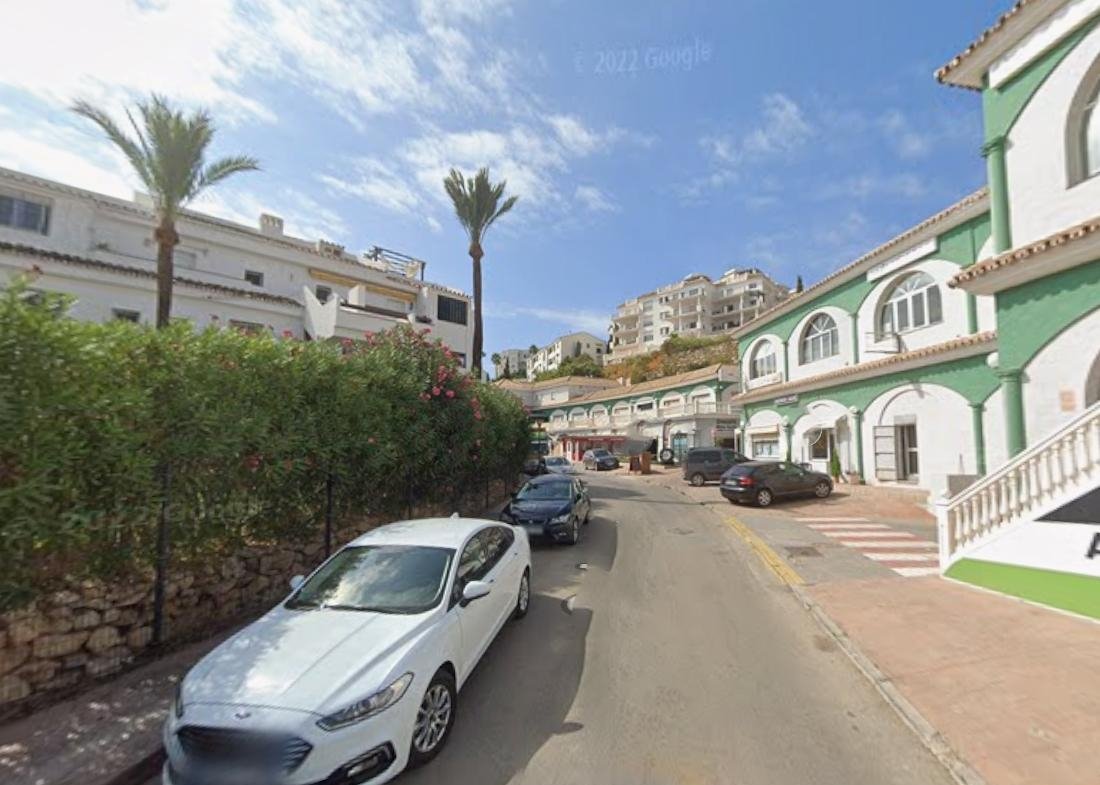 LOCAL COMERCIAL EN RIVIERA DEL SOL, LAS LAGUNAS DE MIJAS