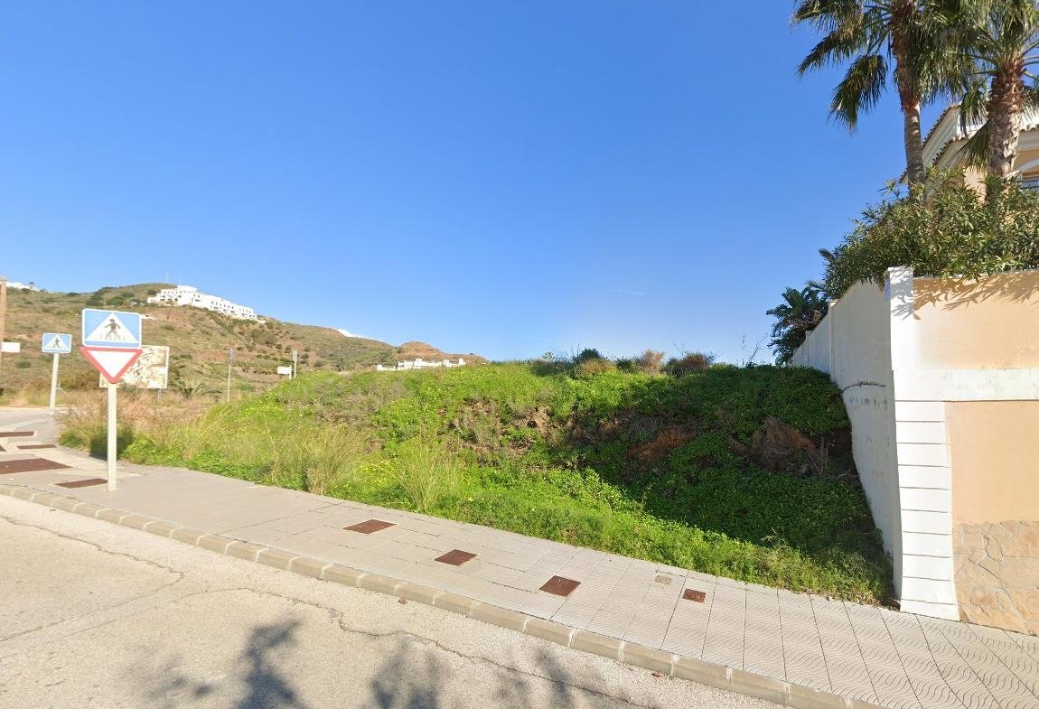 TERRENO URBANIZABLE EN EL PEÑONCILLO, TORROX COSTA, MÁLAGA