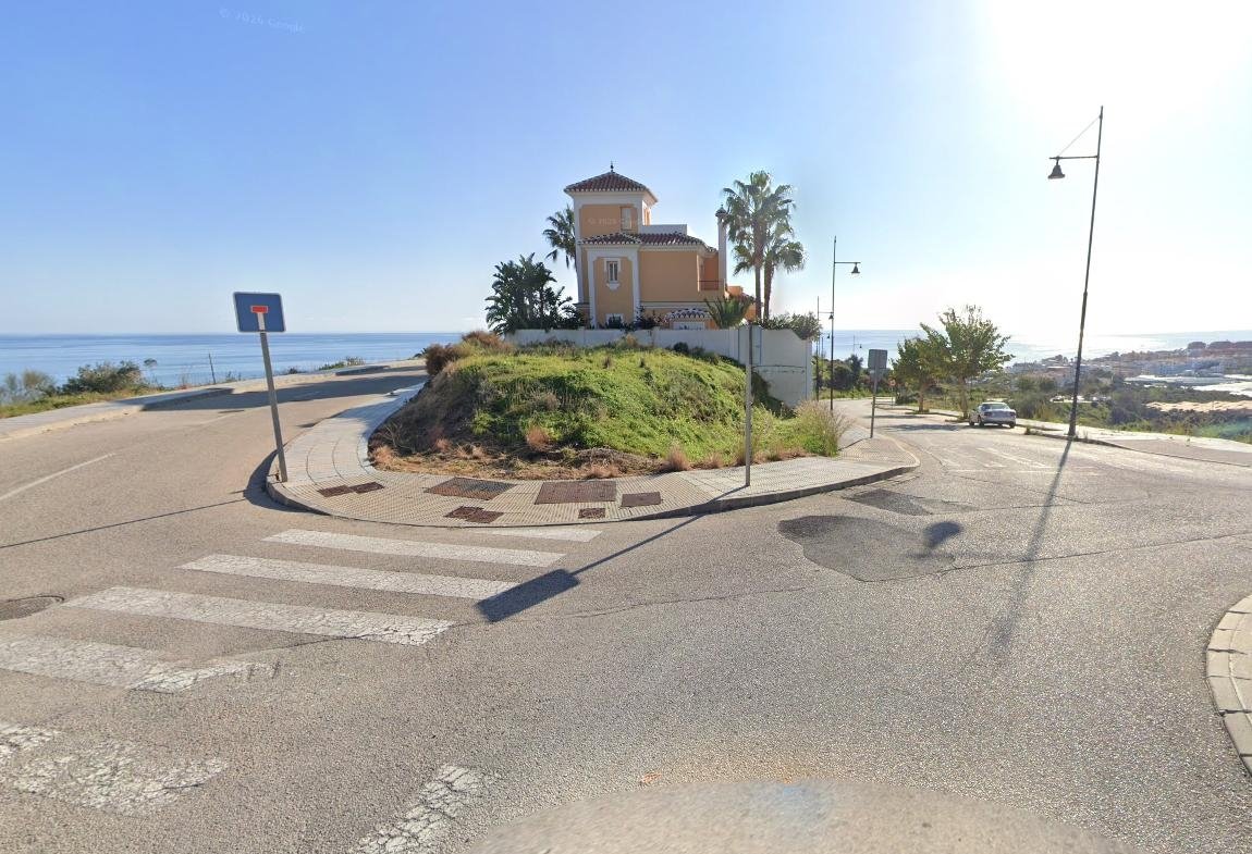 TERRENO URBANIZABLE EN EL PEÑONCILLO, TORROX COSTA, MÁLAGA