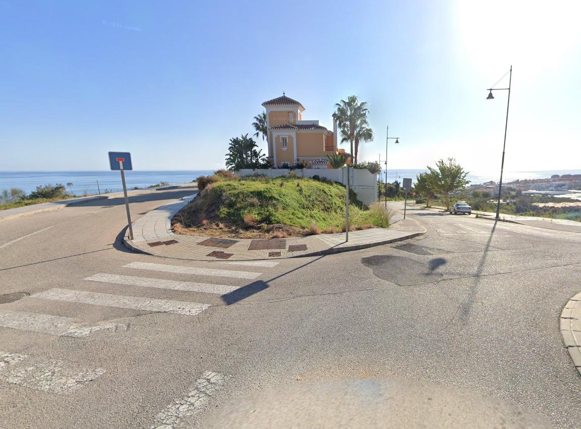 TERRENO URBANIZABLE EN EL PEÑONCILLO, TORROX COSTA, MÁLAGA