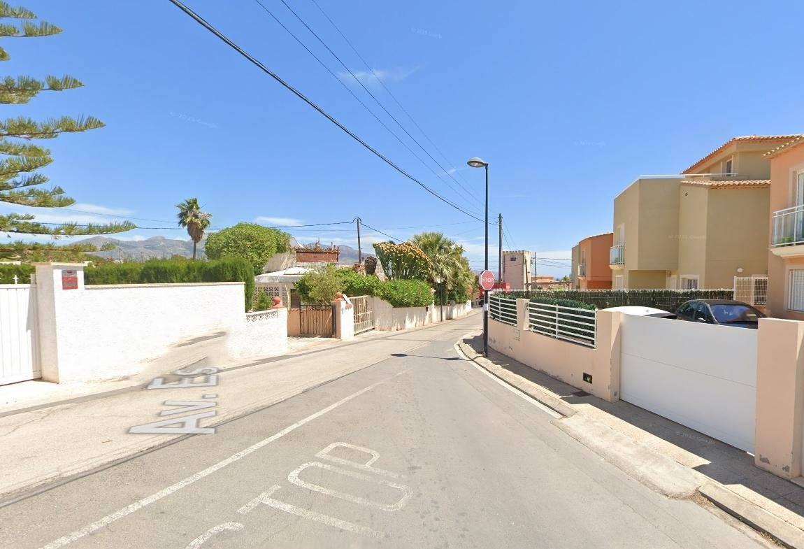 CHALET INDEPENDIENTE EN L'ALFAS DEL PI, ALICANTE
