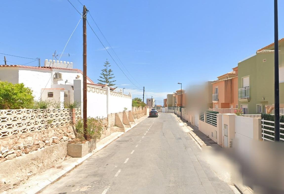 CHALET INDEPENDIENTE EN L'ALFAS DEL PI, ALICANTE