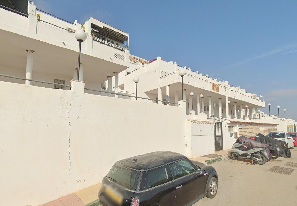 DÚPLEX EN URB. MONTESOL, ESTEPONA