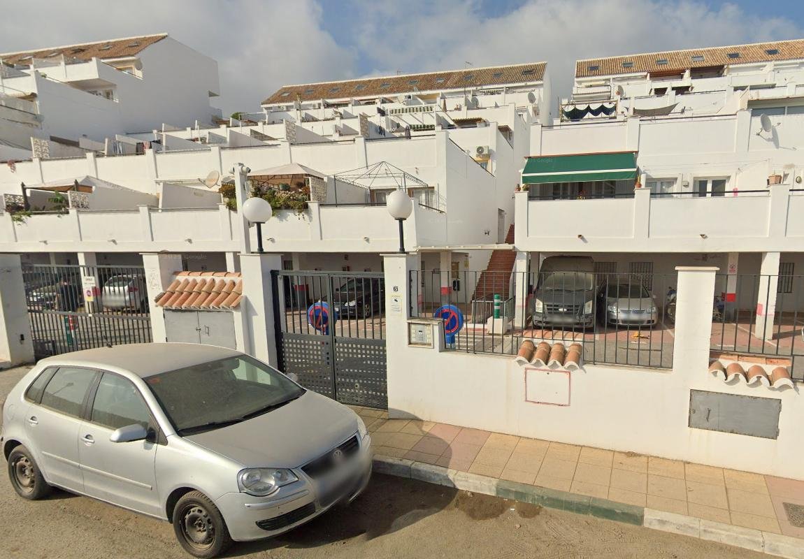 DÚPLEX EN URB. MONTESOL, ESTEPONA