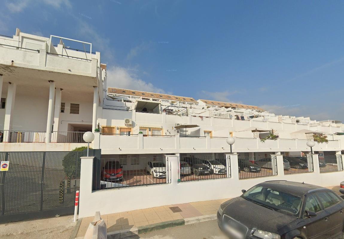 DÚPLEX EN URB. MONTESOL, ESTEPONA