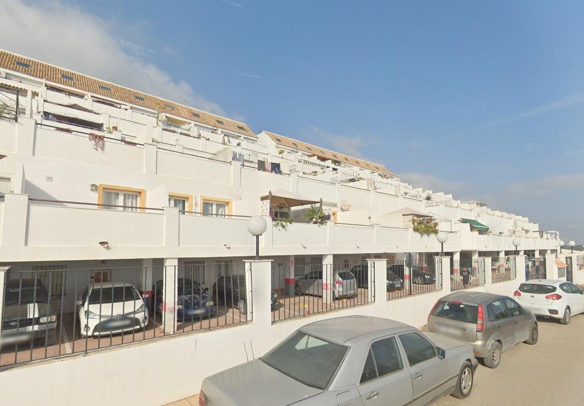 DÚPLEX EN URB. MONTESOL, ESTEPONA