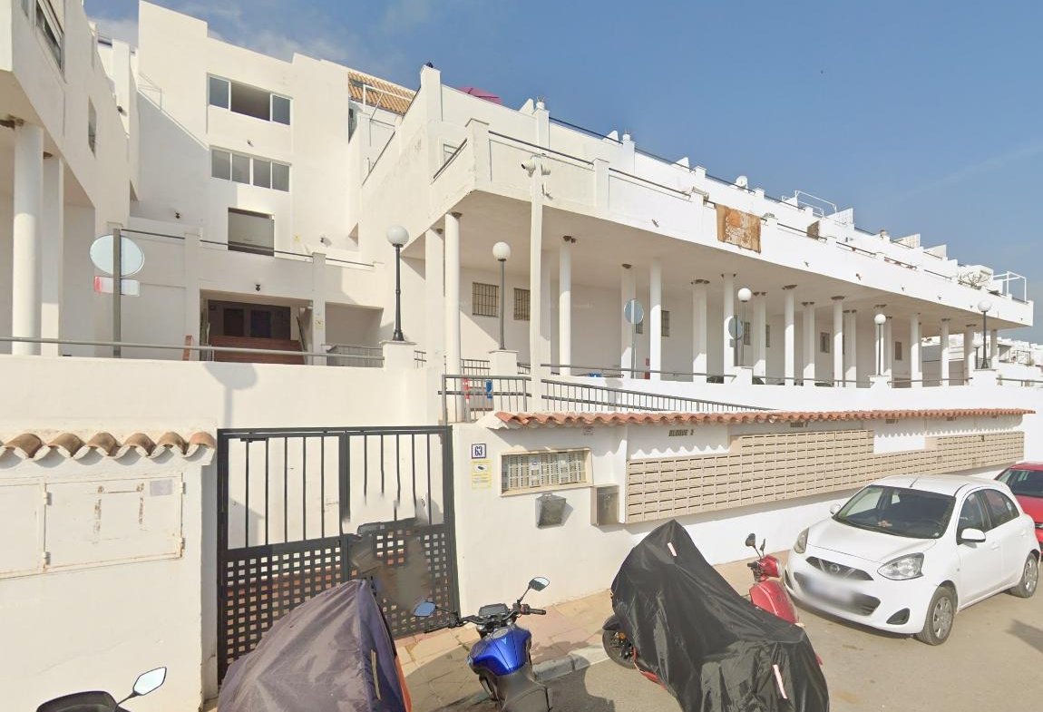 DÚPLEX EN URB. MONTESOL, ESTEPONA