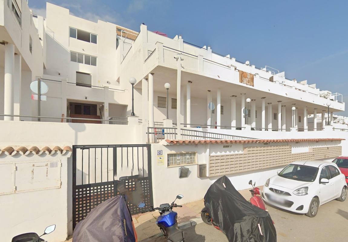 DÚPLEX EN URB. MONTESOL, ESTEPONA