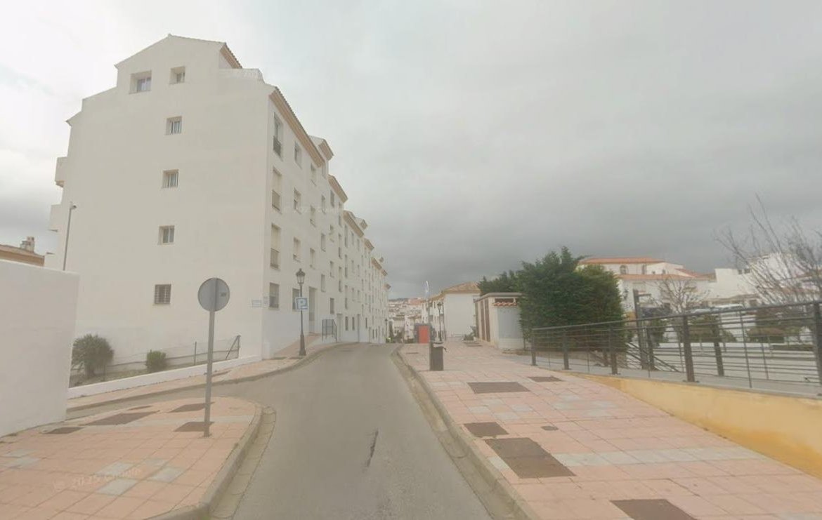 CHALET ADOSADO EN MANILVA