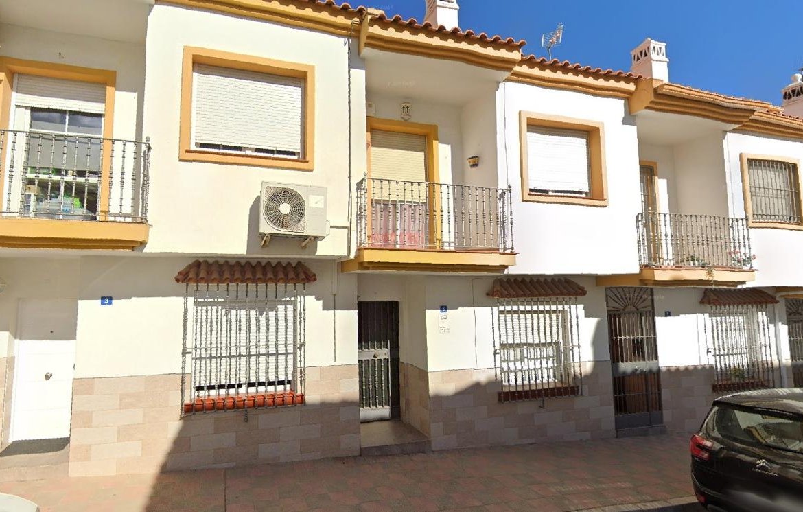 CHALET ADOSADO EN ALHAURIN DE LA TORRE, MALAGA