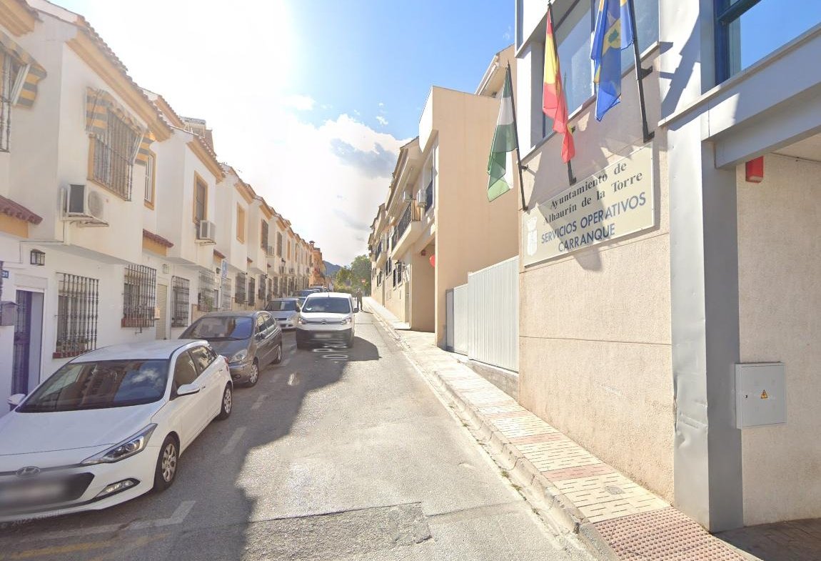 CHALET ADOSADO EN ALHAURIN DE LA TORRE, MALAGA