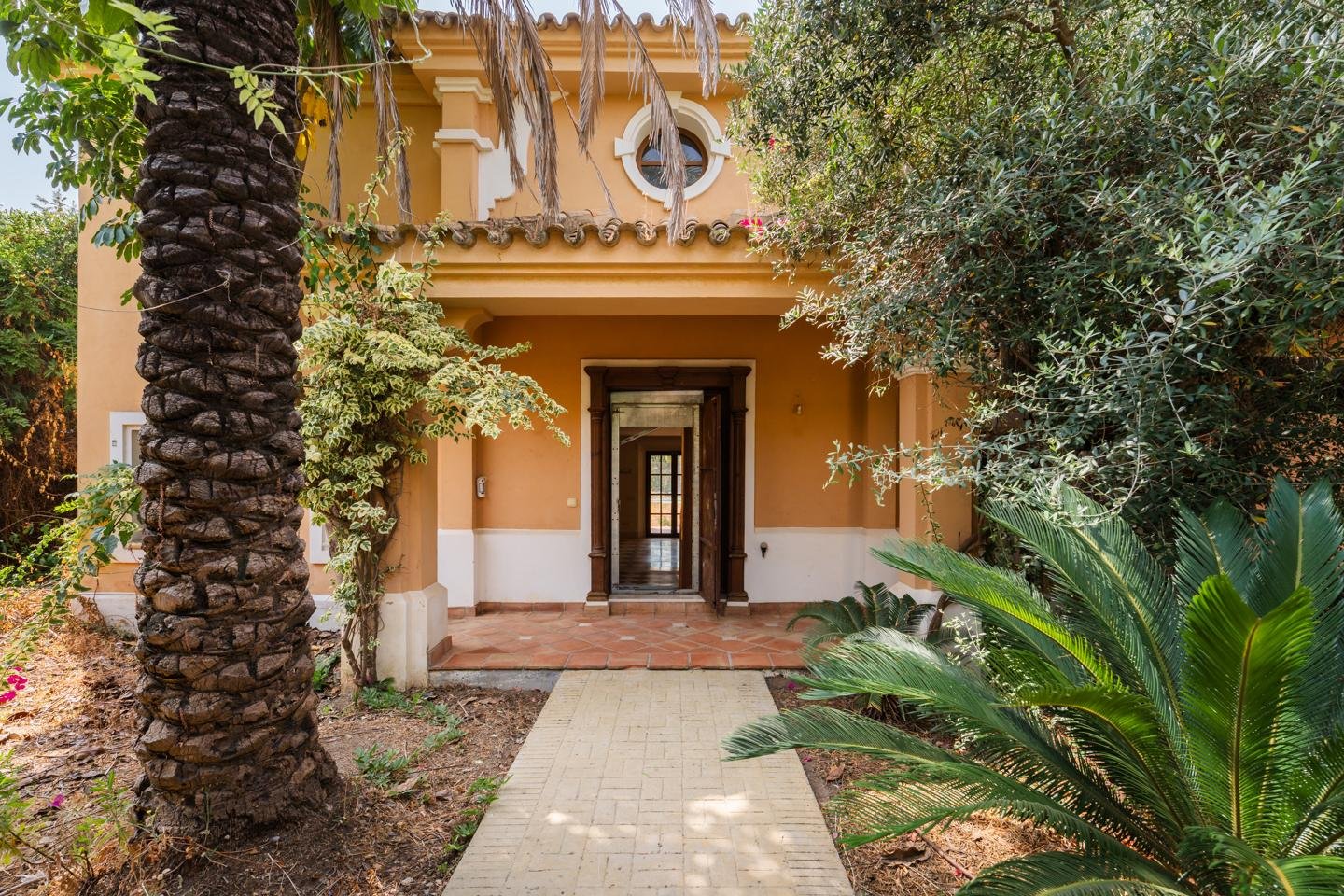 CHALET INDEPENDIENTE EN LA RESINA GOLF, ESTEPONA