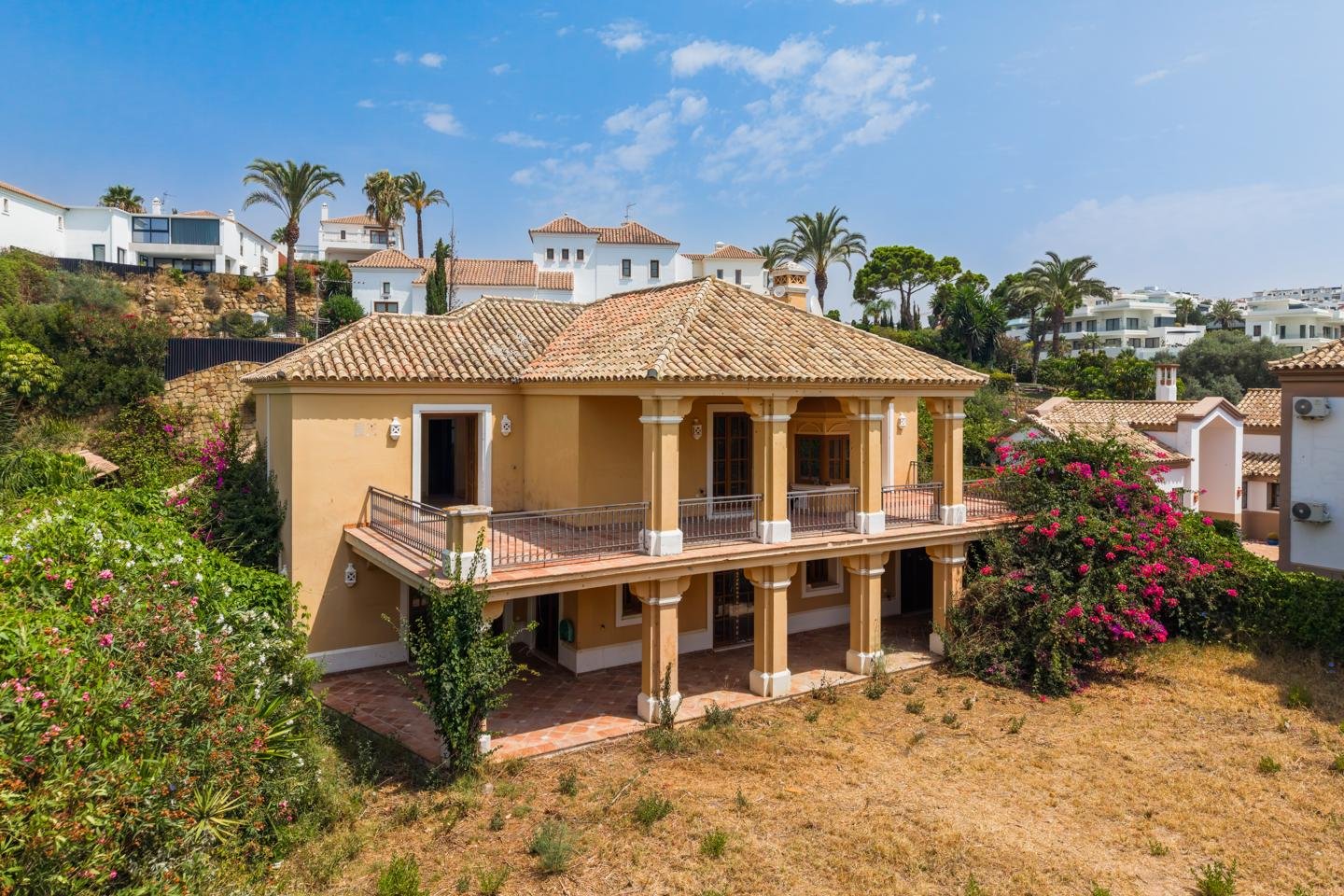 CHALET INDEPENDIENTE EN LA RESINA GOLF, ESTEPONA