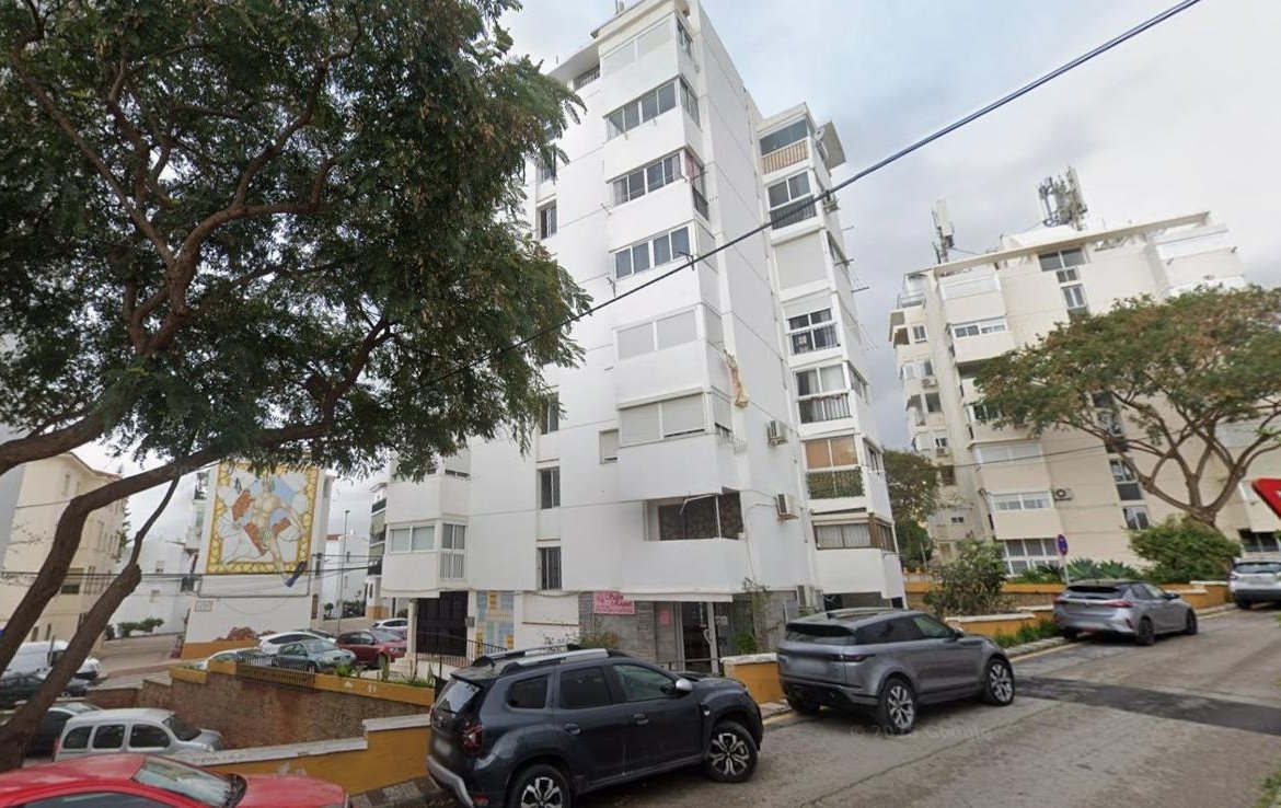 PISO EN ESTEPONA