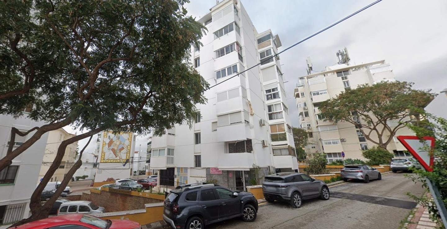 PISO EN ESTEPONA
