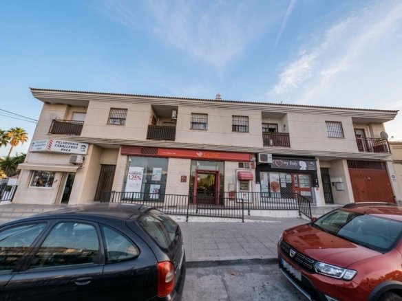 LOCAL COMERCIAL EN EL PUERTO DE LA TORRE, MALAGA
