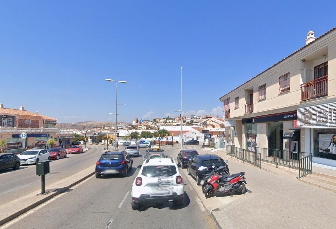 LOCAL COMERCIAL EN EL PUERTO DE LA TORRE, MALAGA