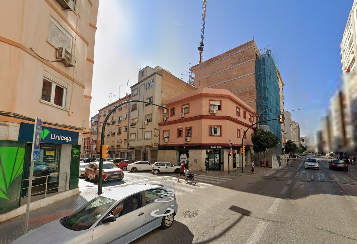 LOCAL COMERCIAL EN EUGENIO GROSS, MALAGA