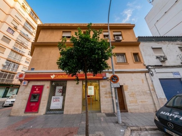 LOCAL COMERCIAL EN EUGENIO GROSS, MALAGA