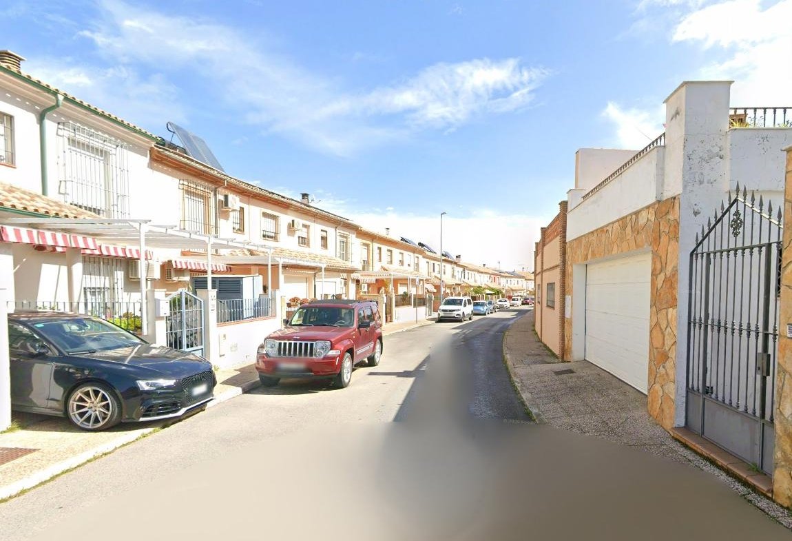 CHALET ADOSADO EN ANTEQUERA, MALAGA