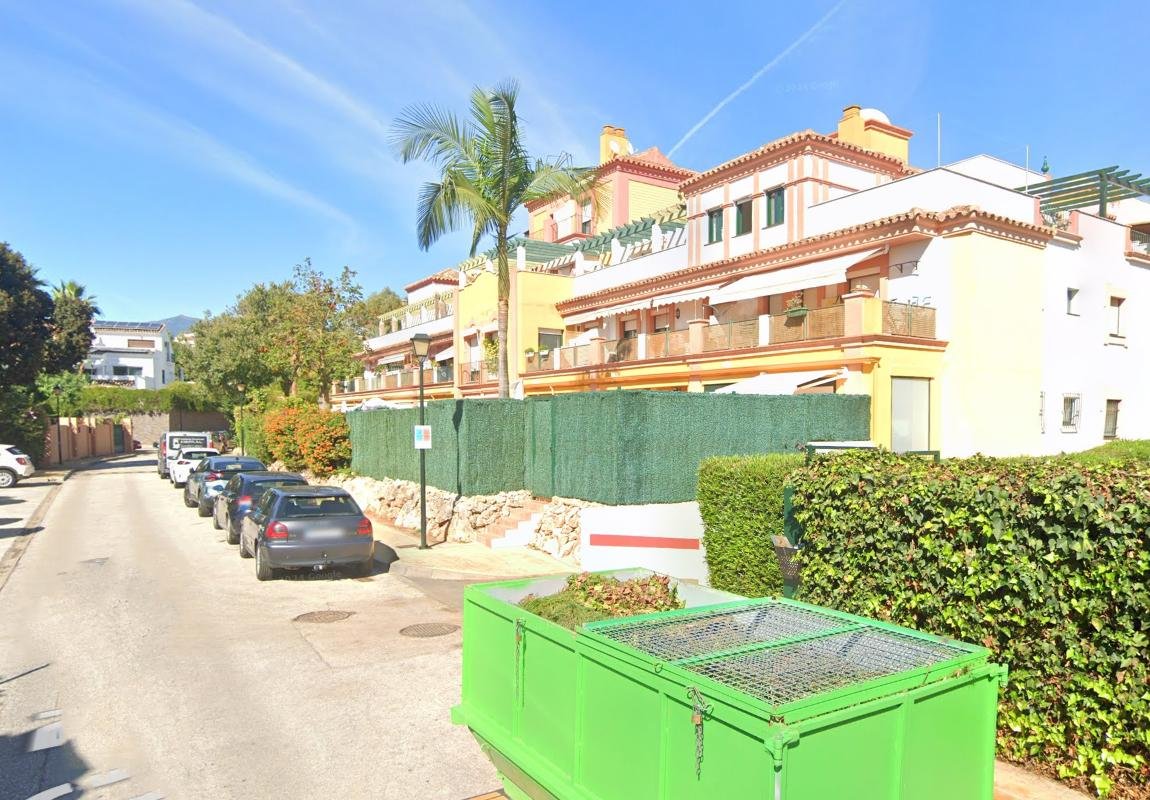 PISO EN NUEVA ATALAYA, ESTEPONA