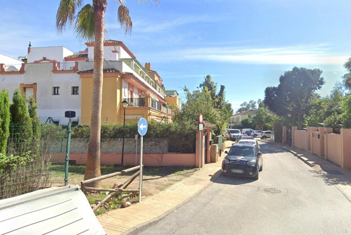 PISO EN NUEVA ATALAYA, ESTEPONA