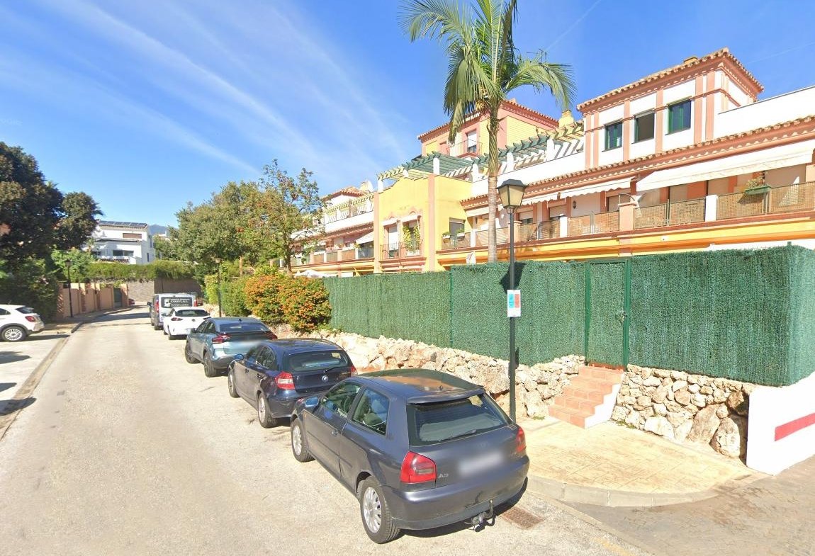 PISO EN NUEVA ATALAYA, ESTEPONA