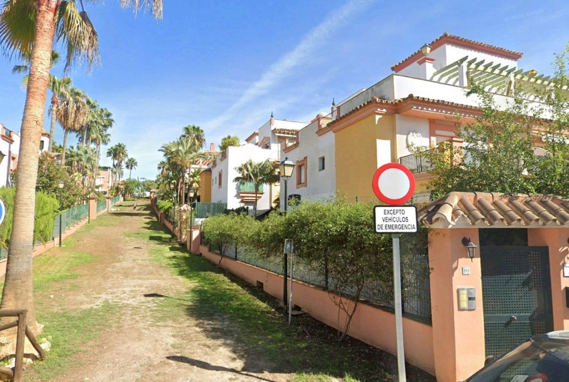 PISO EN NUEVA ATALAYA, ESTEPONA